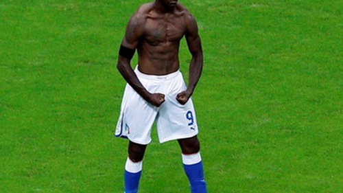 Balotelli đòi lên trang bìa